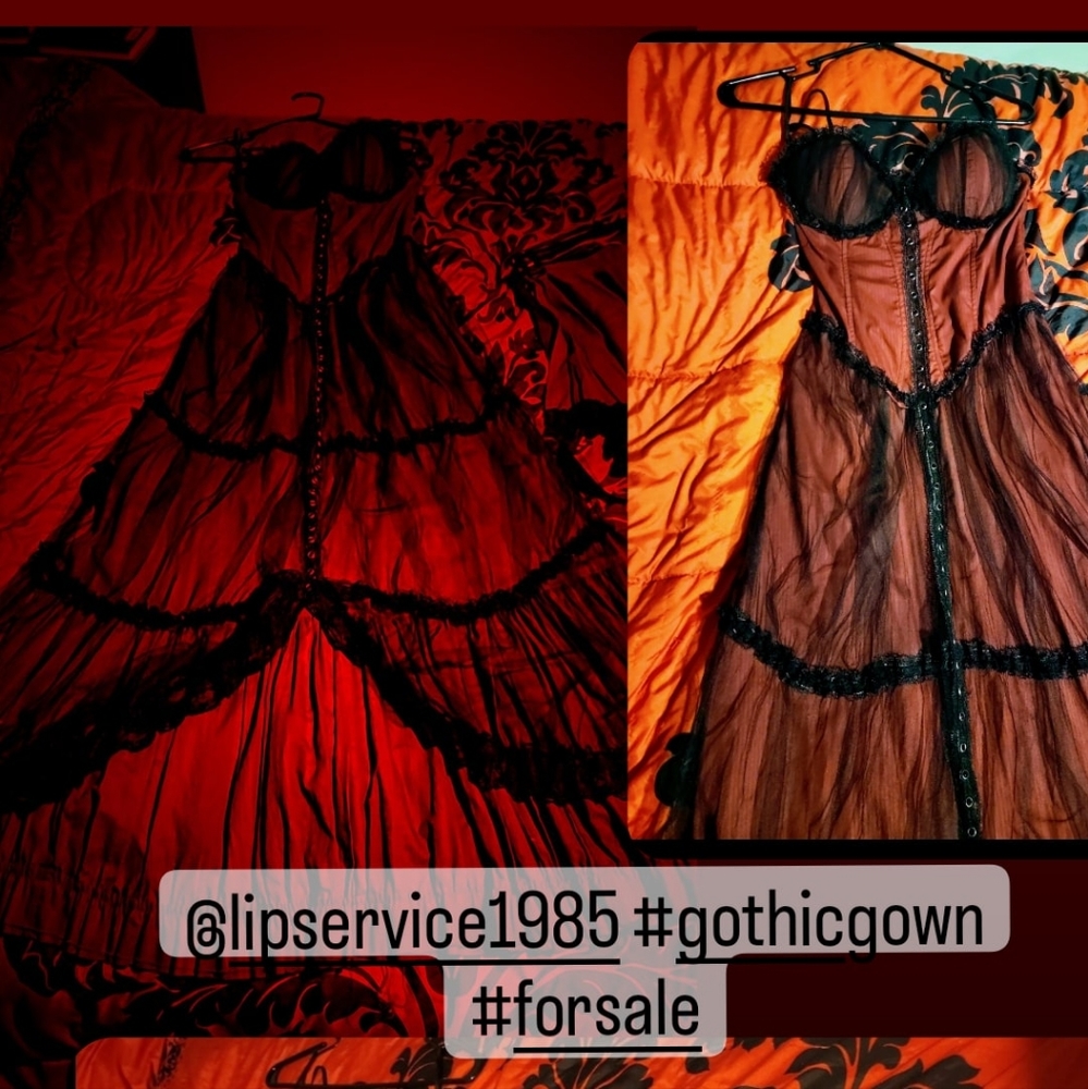 *FINAL CHANCE, LOWEST PRICE* Lip service gothic gown